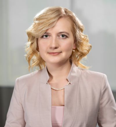 Alesya Pavlynska headshot