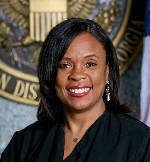 Federal judge had in-chambers sex with top police officer, judicial conduct committee concludes