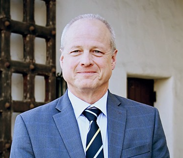 Scammers solicit gift card purchases posing as district attorney